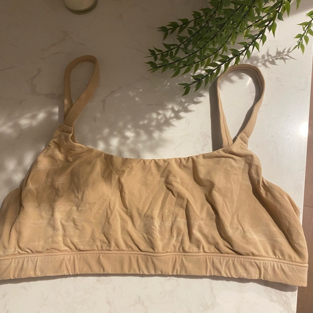 SKIMS Ford everybody scoop neck bra tan M